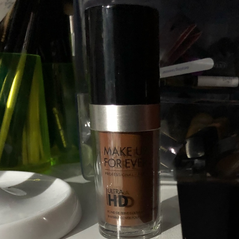 Makeup forever hd foundation r530 = 180